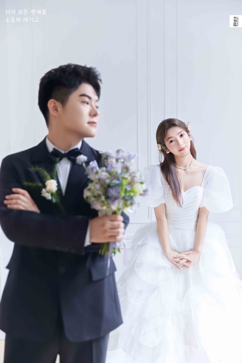超级甜腻！马先生马女士极简棚拍婚纱照、极简棚拍、正林、眼睛就是测光仪，任何场地都能发挥成MVP、婚纱照