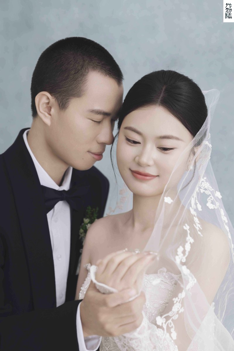 太太太太可了~~！赵先生惠小姐极简棚拍婚纱照、极简棚拍、徐才皓、好像在听单口相声，开心到直不起腰，幸福感MAX、婚纱照
