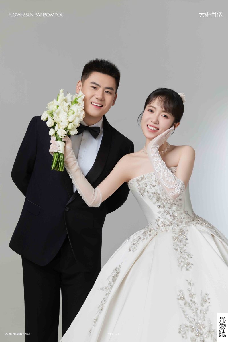 太太太太可了~~！周先生郭女士极简棚拍婚纱照、极简棚拍、正林、眼睛就是测光仪，任何场地都能发挥成MVP、婚纱照