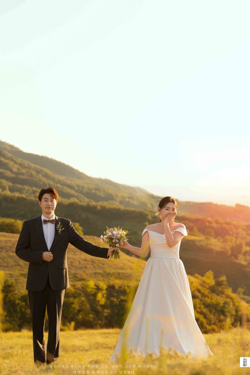 极致情绪！张志远先生高洁女士氛围森系婚纱照、氛围森系、韩松、行走的放大镜，现场细节，姿态指导的掌控者、婚纱照