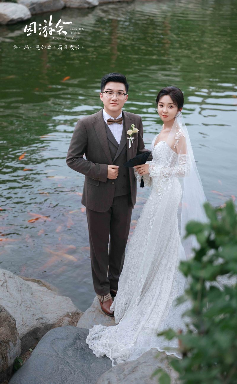 太太太太可了~~！董浩南先生张贵玲女士怀旧复古婚纱照、怀旧复古、韩松、行走的放大镜，现场细节，姿态指导的掌控者、婚纱照