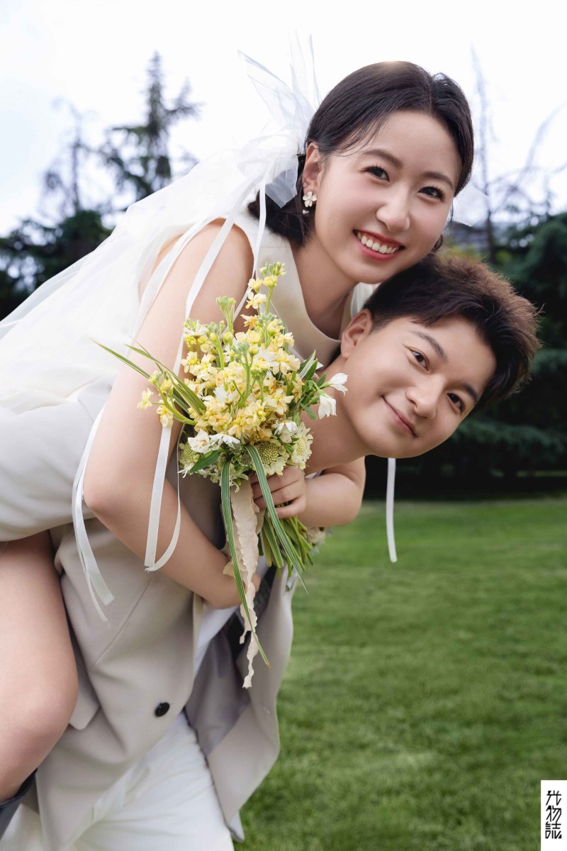 幸福感爆棚卜先生薛女士氛围森系婚纱照、氛围森系、于志尧、光影掌控者、情绪的记录者。唠一唠，欢乐的一天 美美的照片。、婚纱照