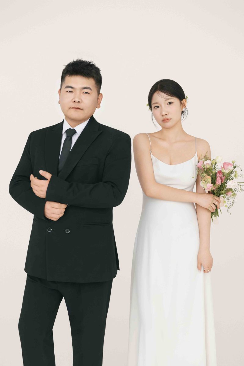 新鲜出炉:)李先生徐女士极简棚拍婚纱照、极简棚拍、正林、眼睛就是测光仪，任何场地都能发挥成MVP、婚纱照