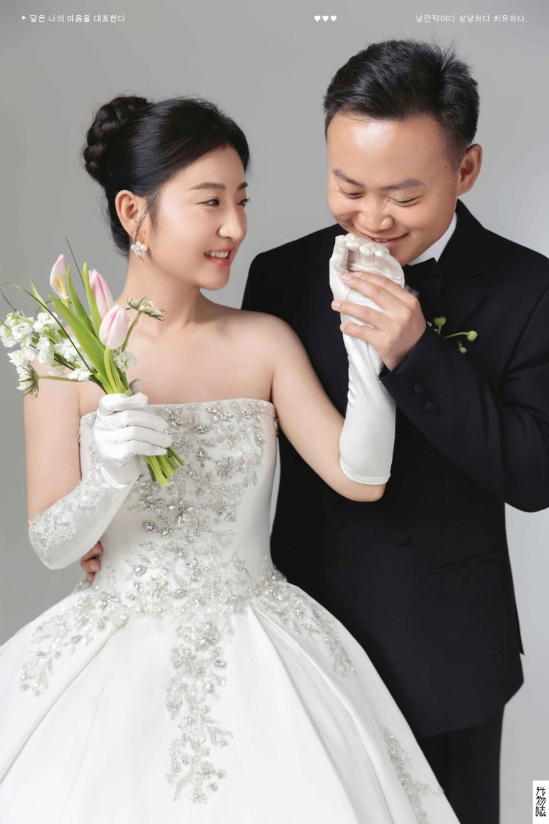 幸福感爆棚李先生李女士极简棚拍婚纱照、极简棚拍、于志尧、光影掌控者、情绪的记录者。唠一唠，欢乐的一天 美美的照片。、婚纱照