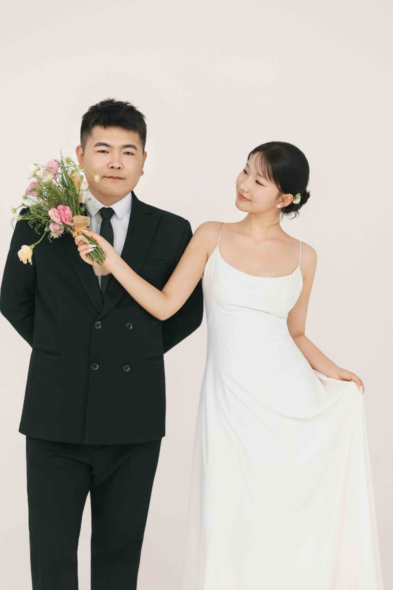 新鲜出炉:)李先生徐女士极简棚拍婚纱照、极简棚拍、正林、眼睛就是测光仪，任何场地都能发挥成MVP、婚纱照