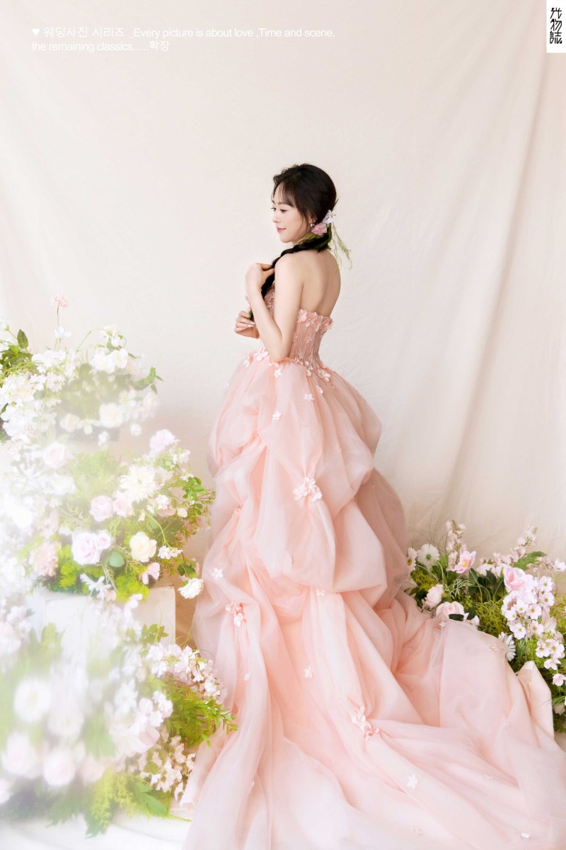 马先生樊女士极简棚拍婚纱照、极简棚拍、毛磊、谁说拍照不能freestyle，创作灵感像吃了炫迈停不下来、婚纱照