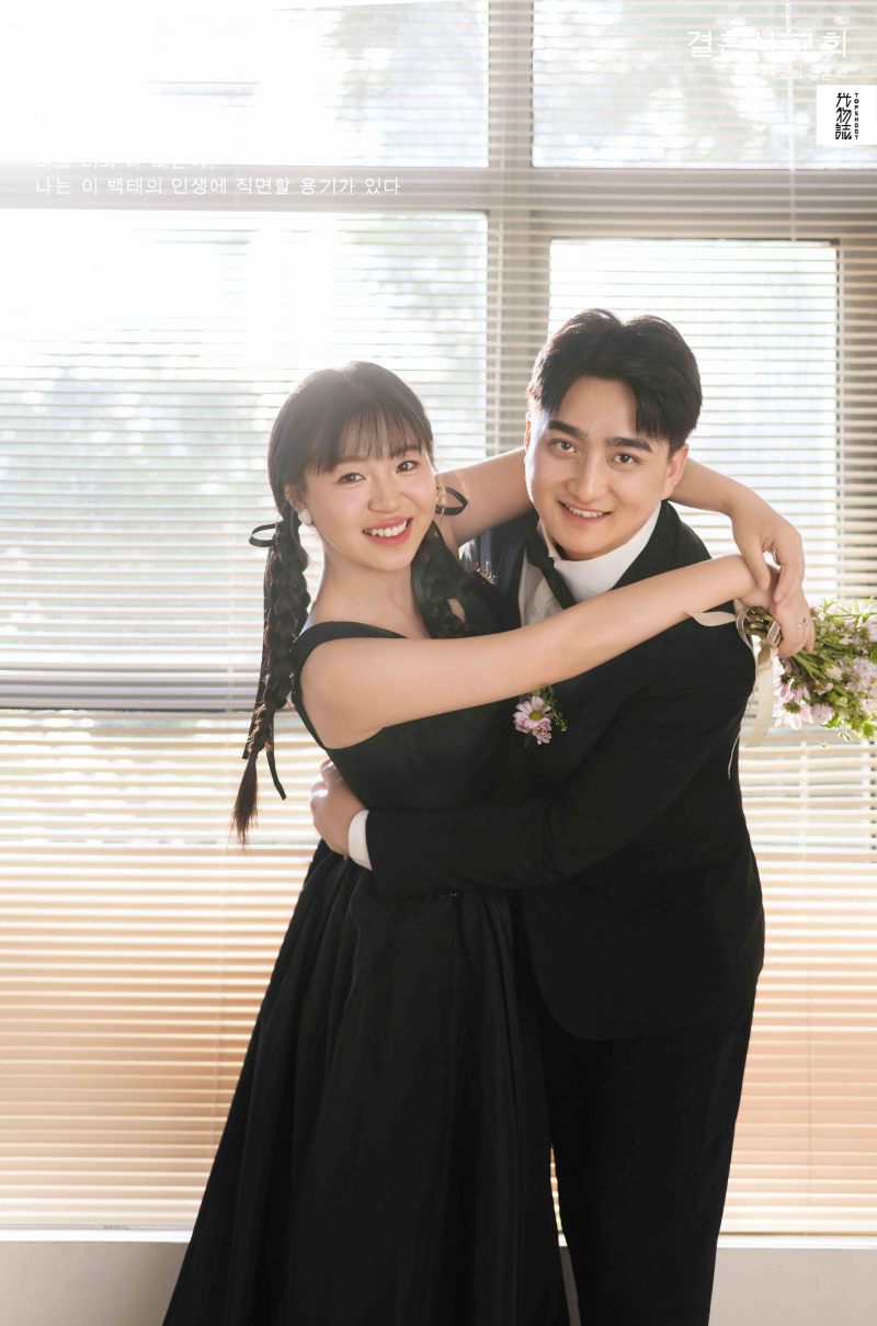 炒鸡甜~马先生康女士极简棚拍婚纱照、极简棚拍  极简棚拍、徐才皓、好像在听单口相声，开心到直不起腰，幸福感MAX、婚纱照