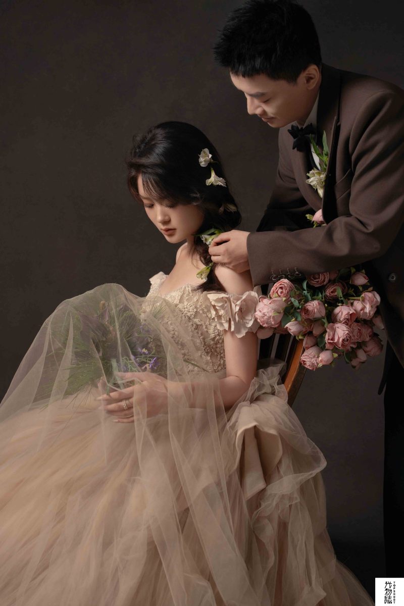 太太太太可了~~！仵禹宣先生侯妍女士怀旧复古婚纱照、怀旧复古、韩松、行走的放大镜，现场细节，姿态指导的掌控者、婚纱照