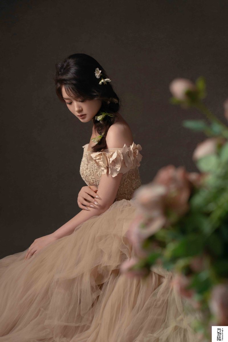 太太太太可了~~！仵禹宣先生侯妍女士怀旧复古婚纱照、怀旧复古、韩松、行走的放大镜，现场细节，姿态指导的掌控者、婚纱照