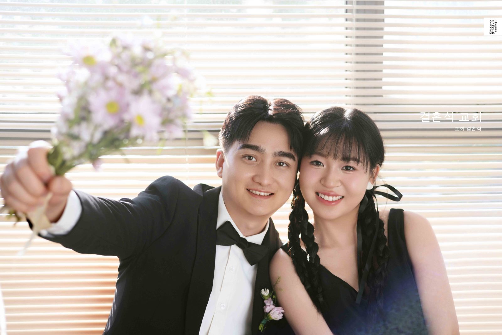 炒鸡甜~马先生康女士极简棚拍婚纱照、极简棚拍  极简棚拍、徐才皓、好像在听单口相声，开心到直不起腰，幸福感MAX、婚纱照