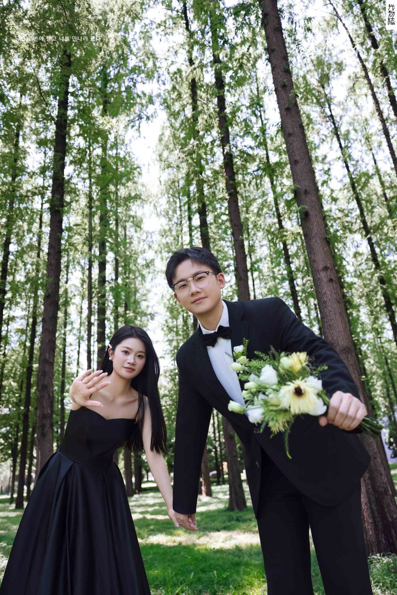 恋爱日记*郝先生黄女士氛围森系婚纱照、氛围森系、白玛、怀疑是不是修导演系，拍照像电影一样的构图和质感、婚纱照