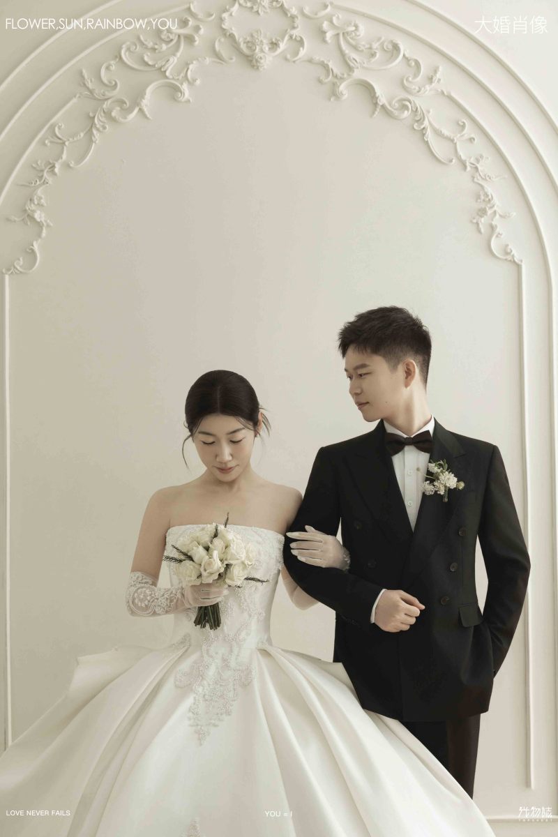 太太太太可了~~！第五博强先生候蕾女士极简棚拍婚纱照、极简棚拍、韩松、行走的放大镜，现场细节，姿态指导的掌控者、婚纱照