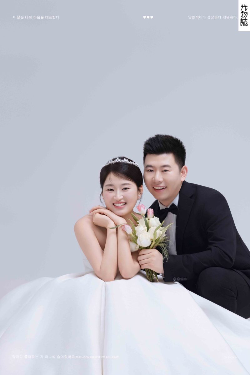 幸福感爆棚曹逸群先生刘丽静女士极简棚拍婚纱照、极简棚拍、韩松、行走的放大镜，现场细节，姿态指导的掌控者、婚纱照