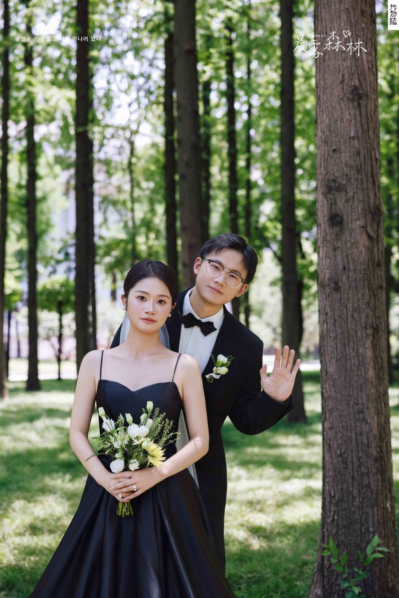 恋爱日记*郝先生黄女士氛围森系婚纱照、氛围森系、白玛、怀疑是不是修导演系，拍照像电影一样的构图和质感、婚纱照