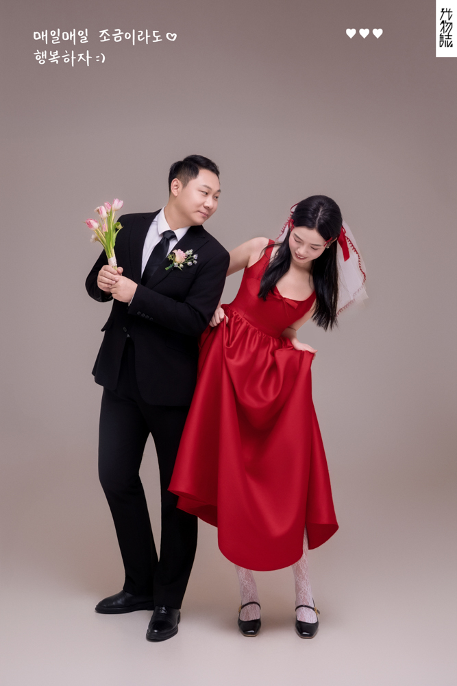 幸福感爆棚李昊先生王可心女士极简棚拍婚纱照、极简棚拍、木子、唠嗑型选手，构图多变、情绪拿捏，特写YYDS、婚纱照