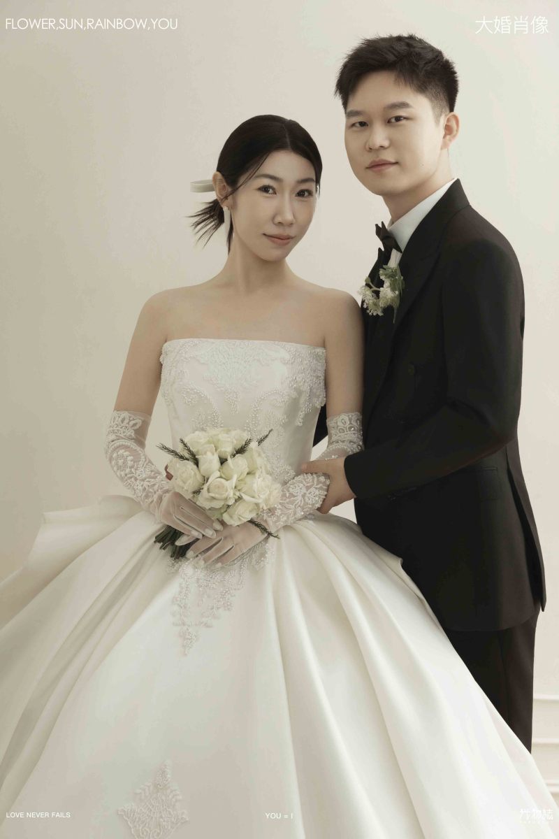 太太太太可了~~！第五博强先生候蕾女士极简棚拍婚纱照、极简棚拍、韩松、行走的放大镜，现场细节，姿态指导的掌控者、婚纱照