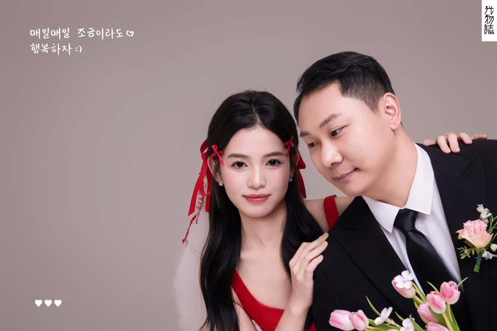 幸福感爆棚李昊先生王可心女士极简棚拍婚纱照、极简棚拍、木子、唠嗑型选手，构图多变、情绪拿捏，特写YYDS、婚纱照