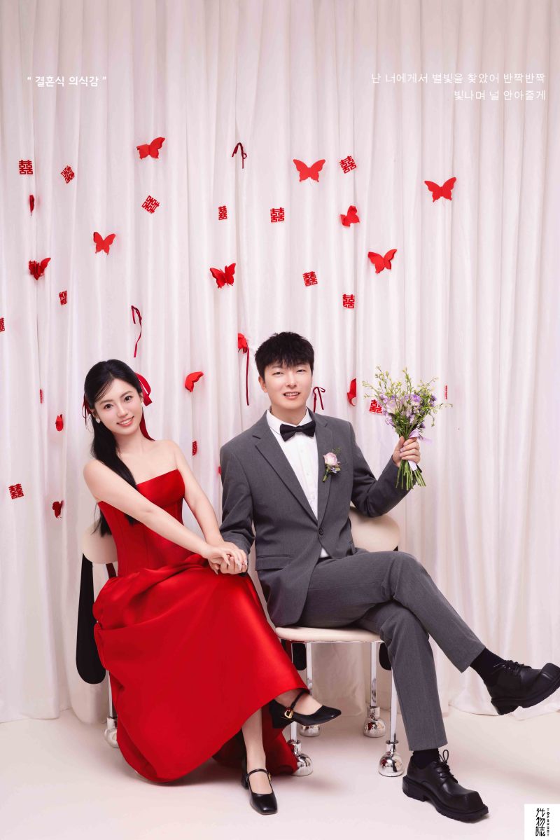 太太太太可了~~！崔先生赵女士极简棚拍婚纱照、极简棚拍、徐才皓、好像在听单口相声，开心到直不起腰，幸福感MAX、婚纱照