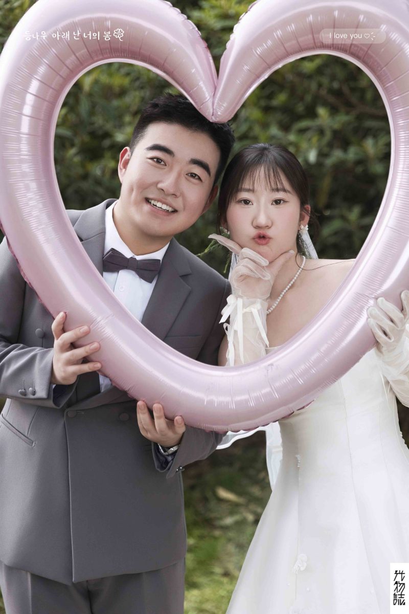幸福感爆棚杨宇泰先生闵乐怡氛围森系婚纱照、氛围森系、韩松、行走的放大镜，现场细节，姿态指导的掌控者、婚纱照