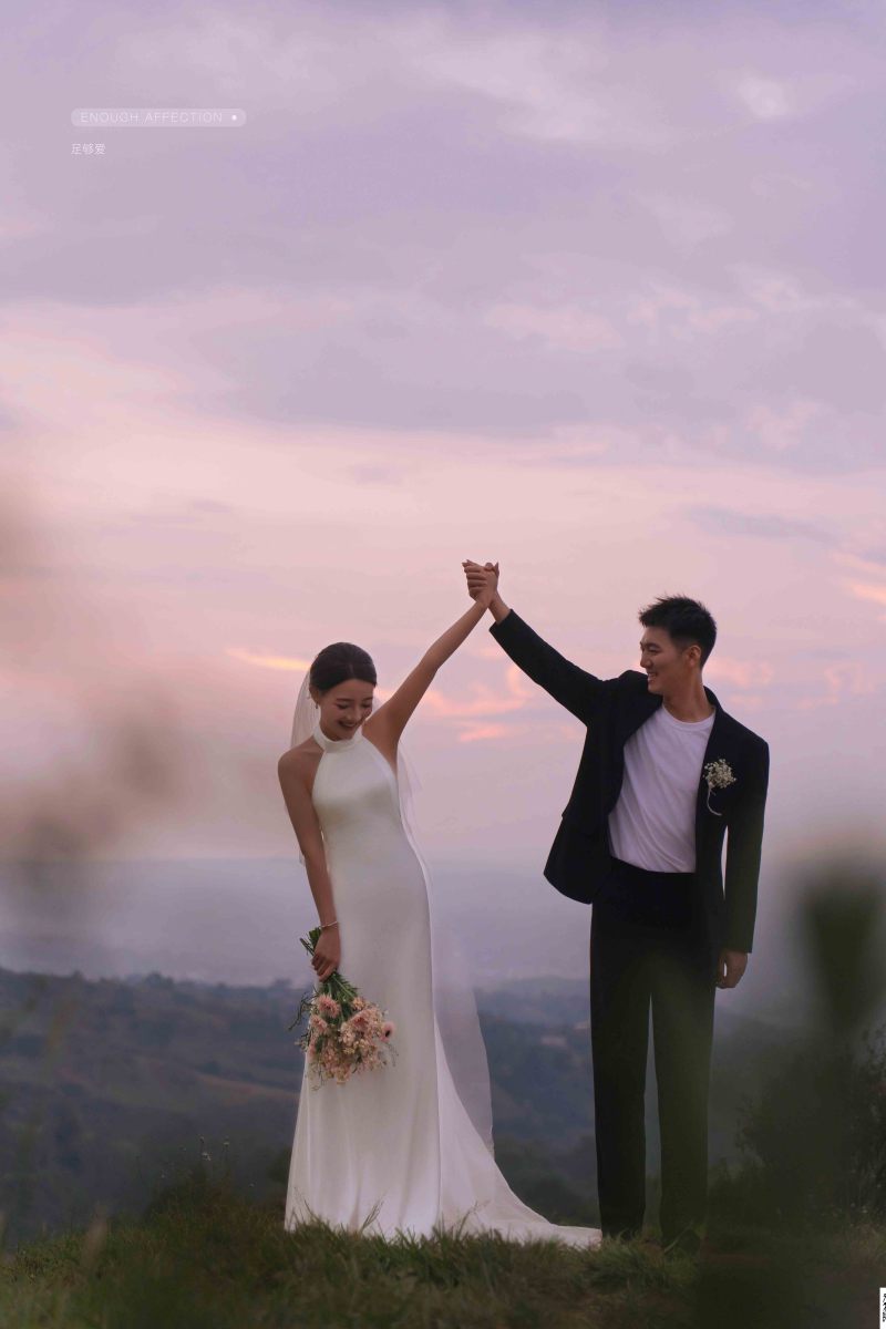 幸福感爆棚解楚钊先生仝倩女士氛围森系婚纱照、氛围森系  电影纪实、韩松、行走的放大镜，现场细节，姿态指导的掌控者、婚纱照