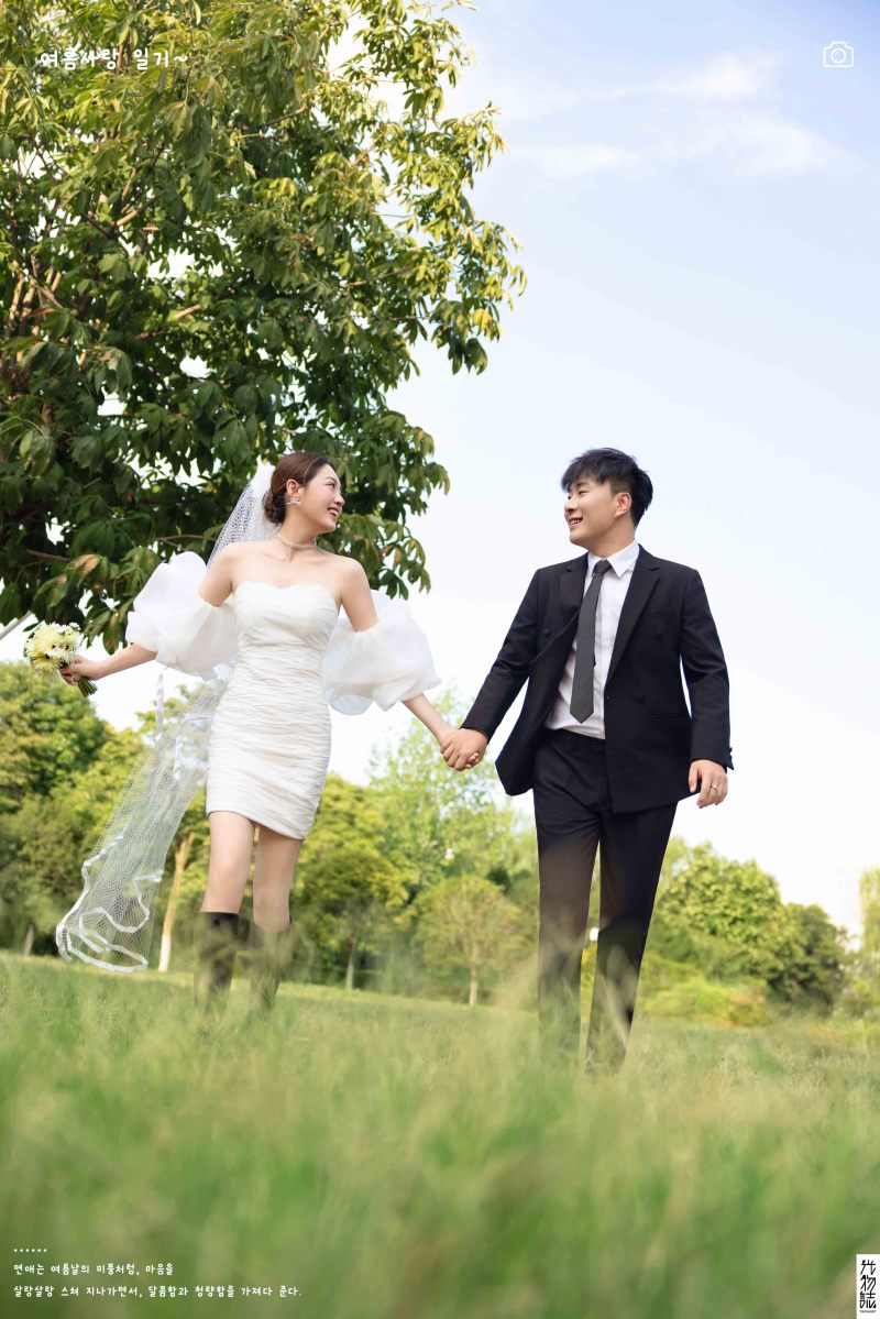 美到心里~卢先生邓女士氛围森系婚纱照、氛围森系、徐才皓、好像在听单口相声，开心到直不起腰，幸福感MAX、婚纱照