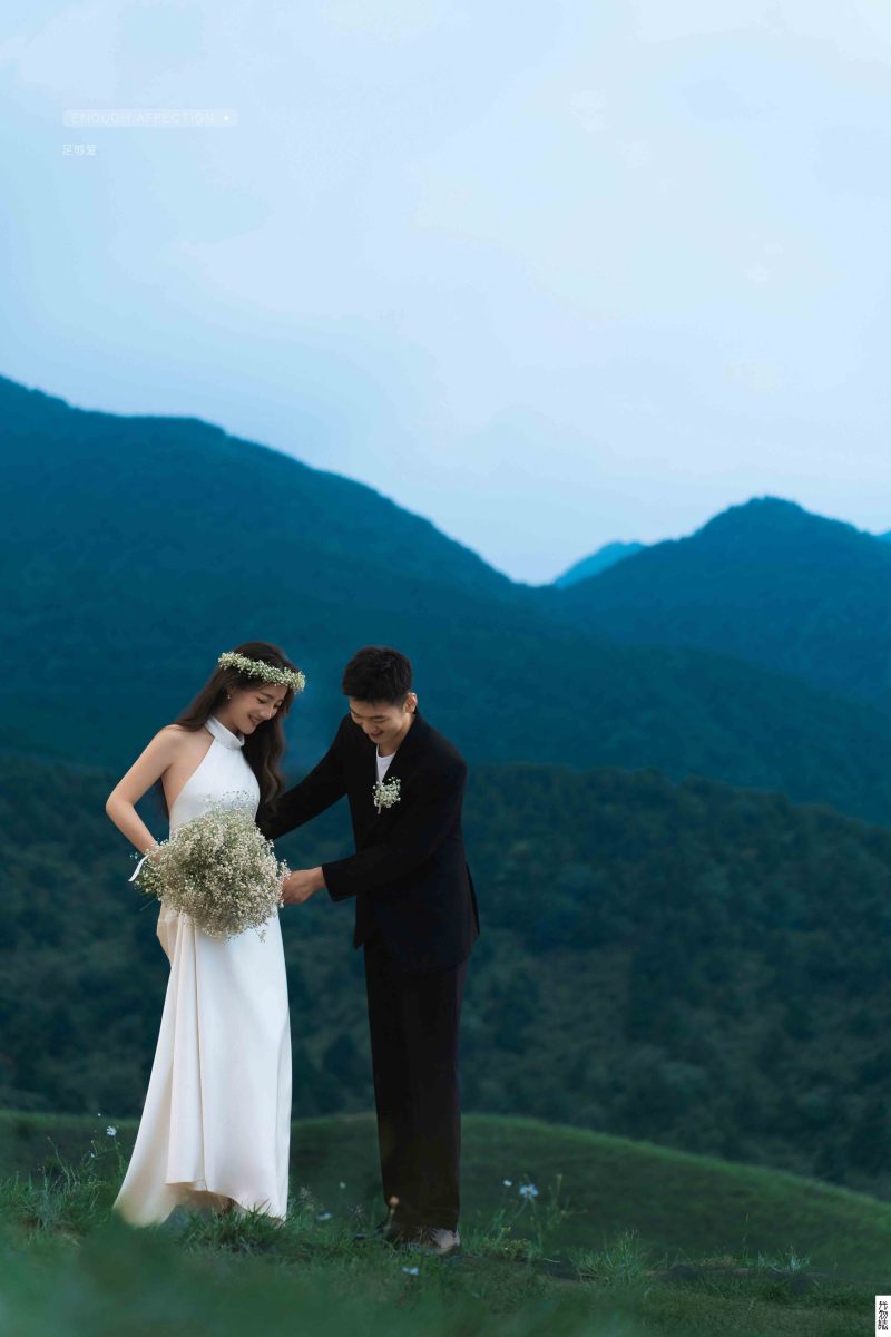 幸福感爆棚解楚钊先生仝倩女士氛围森系婚纱照、氛围森系  电影纪实、韩松、行走的放大镜，现场细节，姿态指导的掌控者、婚纱照