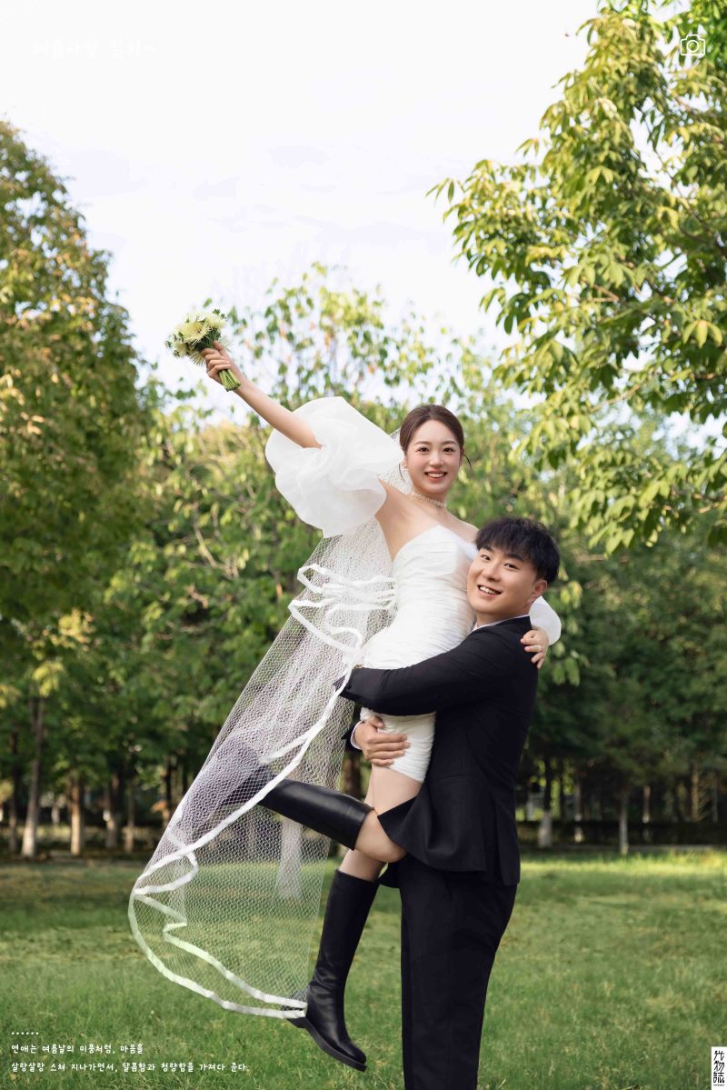 美到心里~卢先生邓女士氛围森系婚纱照、氛围森系、徐才皓、好像在听单口相声，开心到直不起腰，幸福感MAX、婚纱照