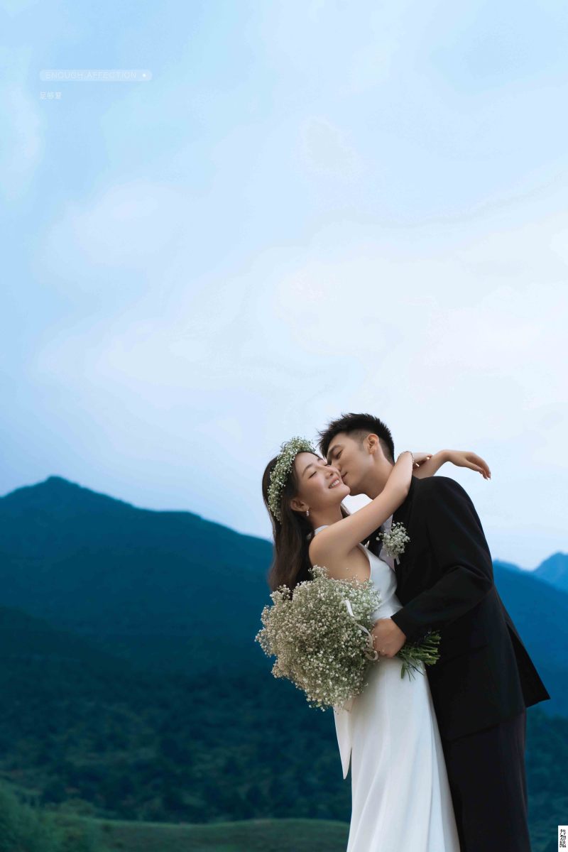 幸福感爆棚解楚钊先生仝倩女士氛围森系婚纱照、氛围森系  电影纪实、韩松、行走的放大镜，现场细节，姿态指导的掌控者、婚纱照