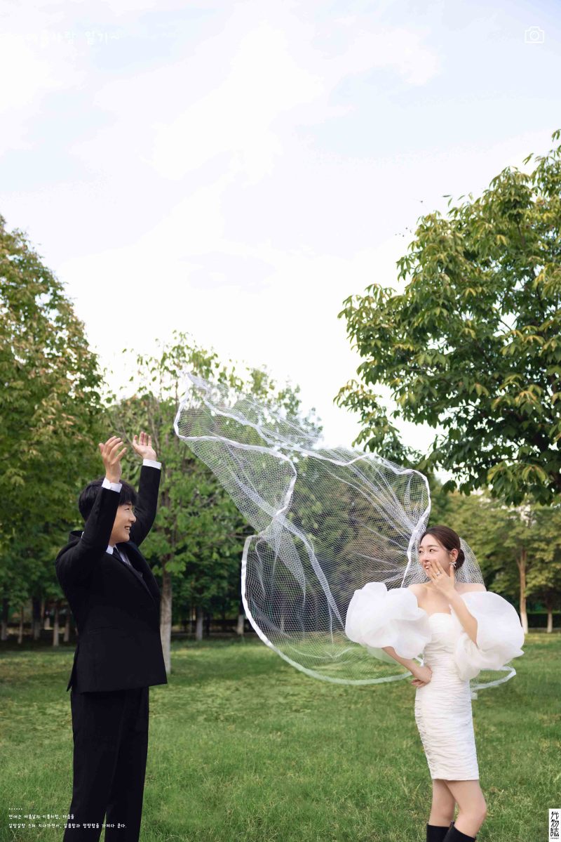 美到心里~卢先生邓女士氛围森系婚纱照、氛围森系、徐才皓、好像在听单口相声，开心到直不起腰，幸福感MAX、婚纱照