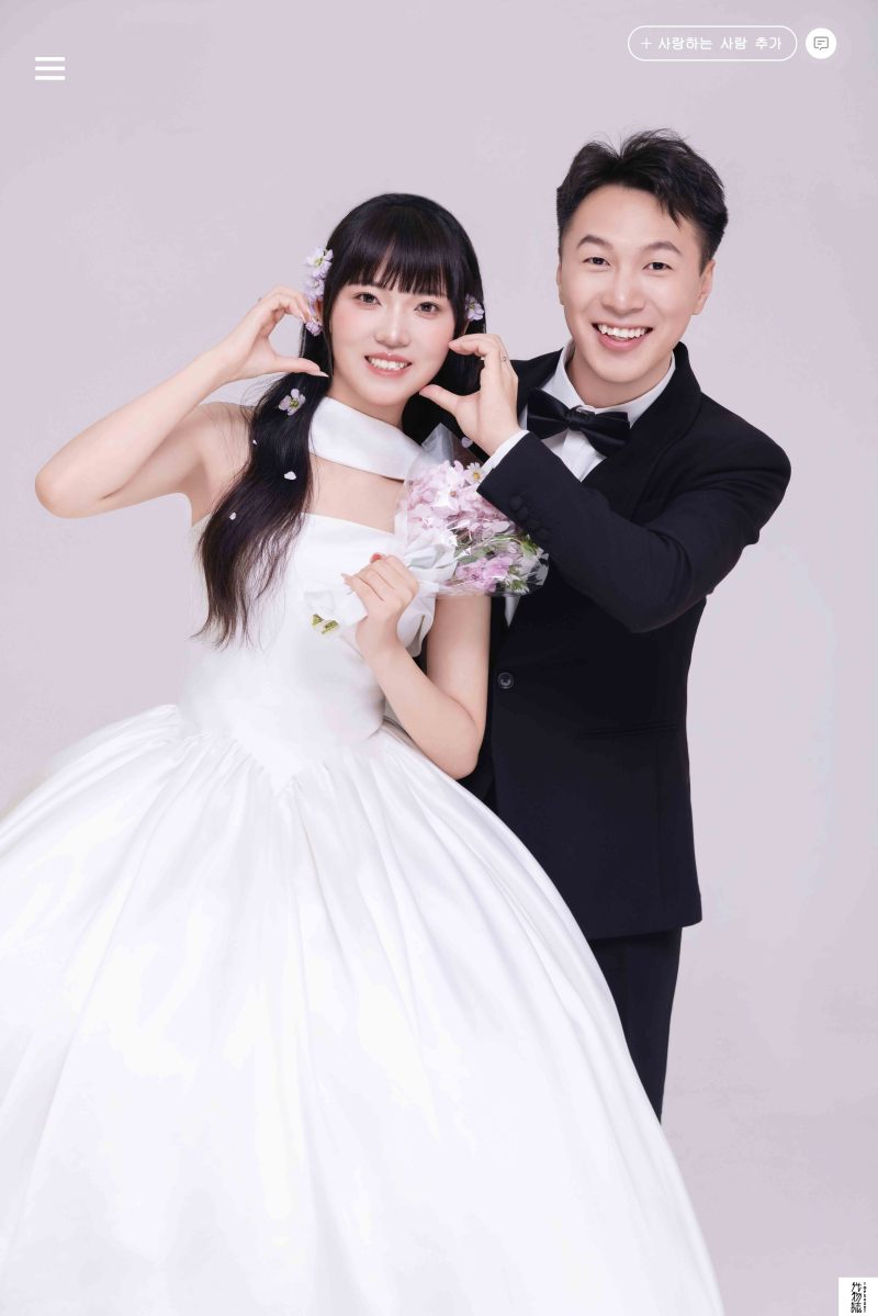 你的女孩(*^＠^*)樊先生张女士极简棚拍婚纱照、极简棚拍、白玛、怀疑是不是修导演系，拍照像电影一样的构图和质感、婚纱照