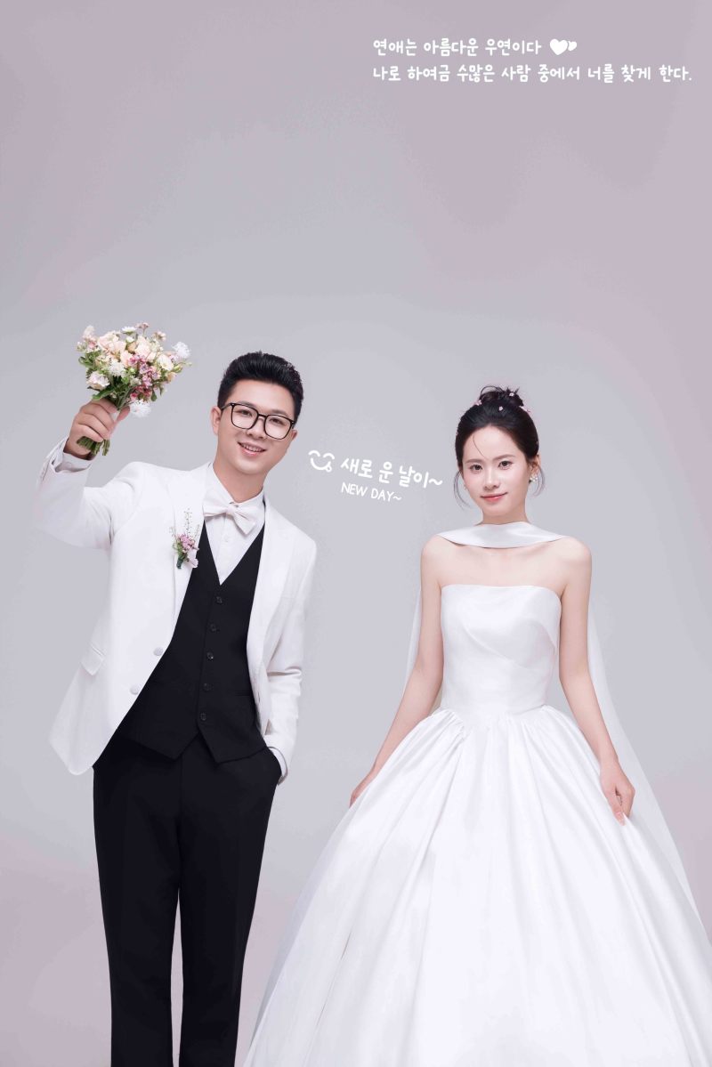 你的女孩(*^＠^*)曾先生杨女士极简棚拍婚纱照、极简棚拍、白玛、怀疑是不是修导演系，拍照像电影一样的构图和质感、婚纱照