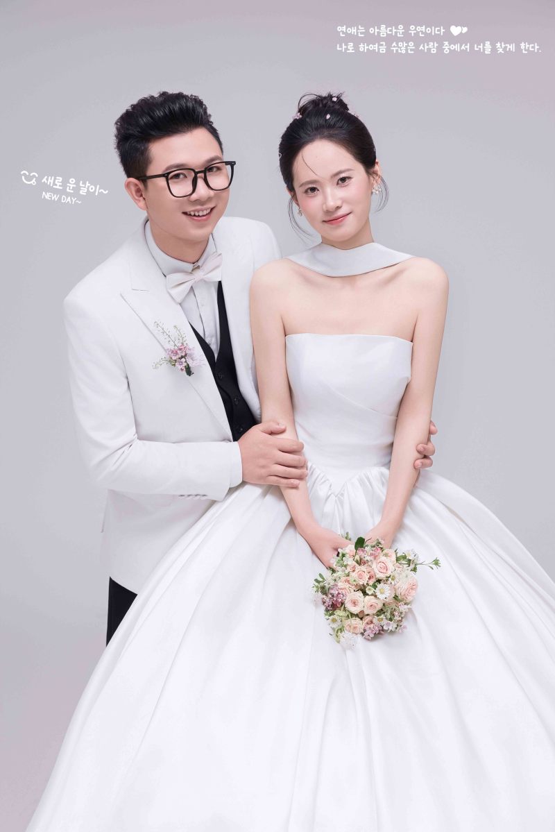 你的女孩(*^＠^*)曾先生杨女士极简棚拍婚纱照、极简棚拍、白玛、怀疑是不是修导演系，拍照像电影一样的构图和质感、婚纱照