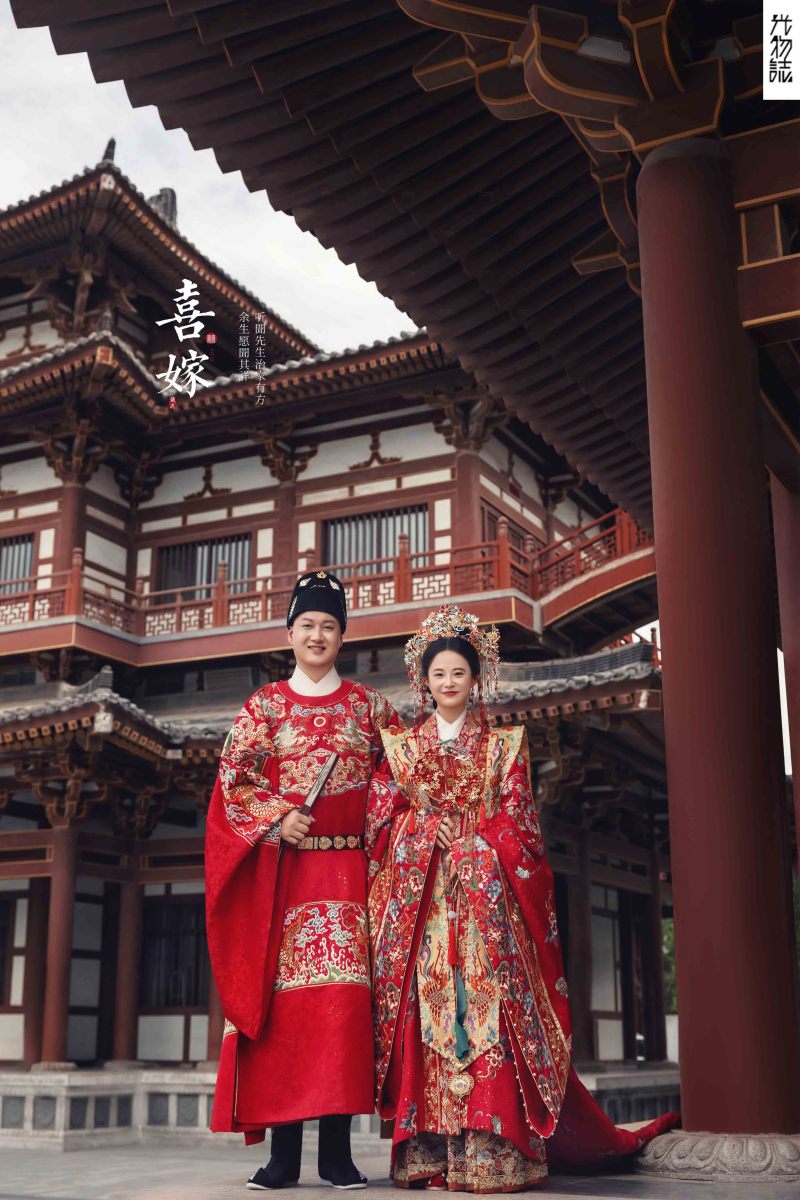 今日婚纱OOTD.张先生孙女士中式传承婚纱照、中式传承、白玛、怀疑是不是修导演系，拍照像电影一样的构图和质感、婚纱照