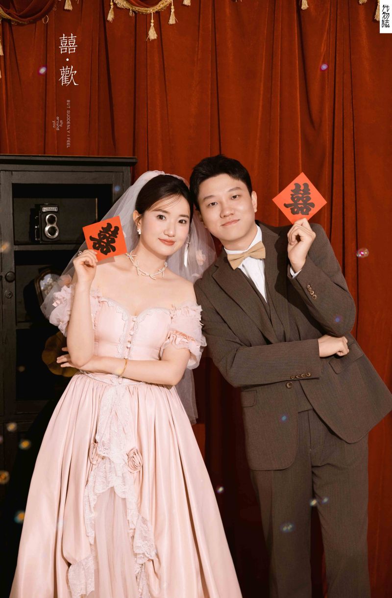 宝藏情侣~吴先生夏女士怀旧复古婚纱照、怀旧复古、白玛、怀疑是不是修导演系，拍照像电影一样的构图和质感、婚纱照