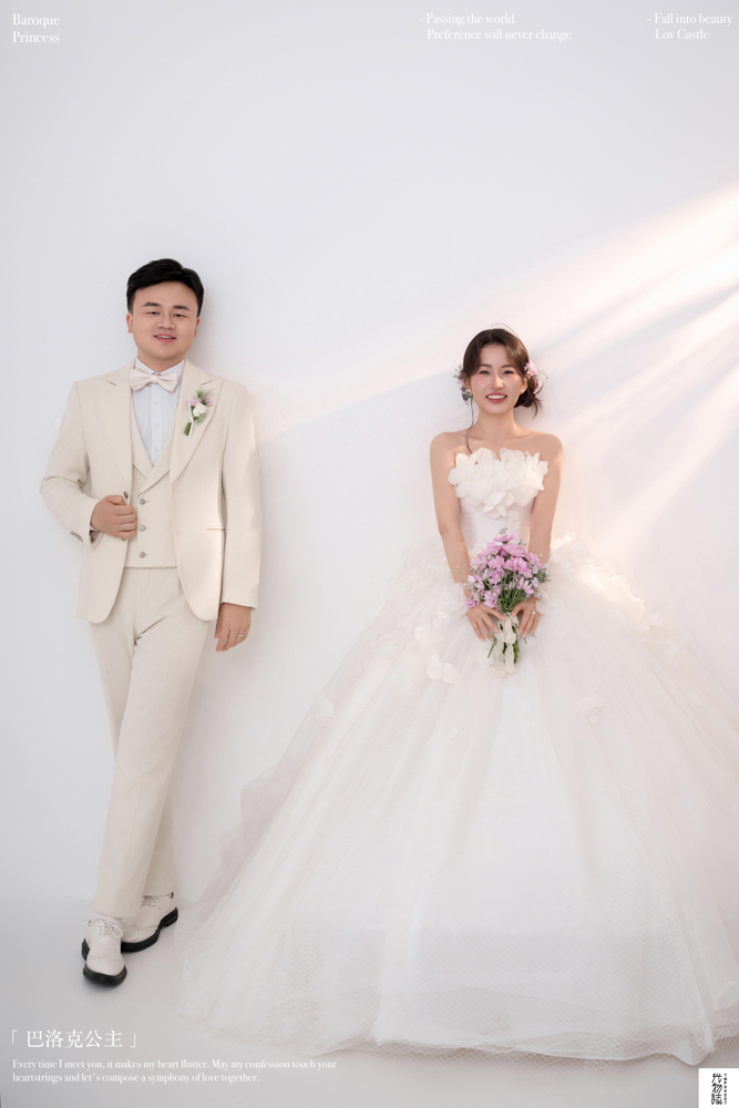 太太太太可了~~！杨先生刘女士极简棚拍婚纱照、极简棚拍、刘康、六边形战士，不止是沟通，拍摄想法，创造思维样样拿捏。、婚纱照