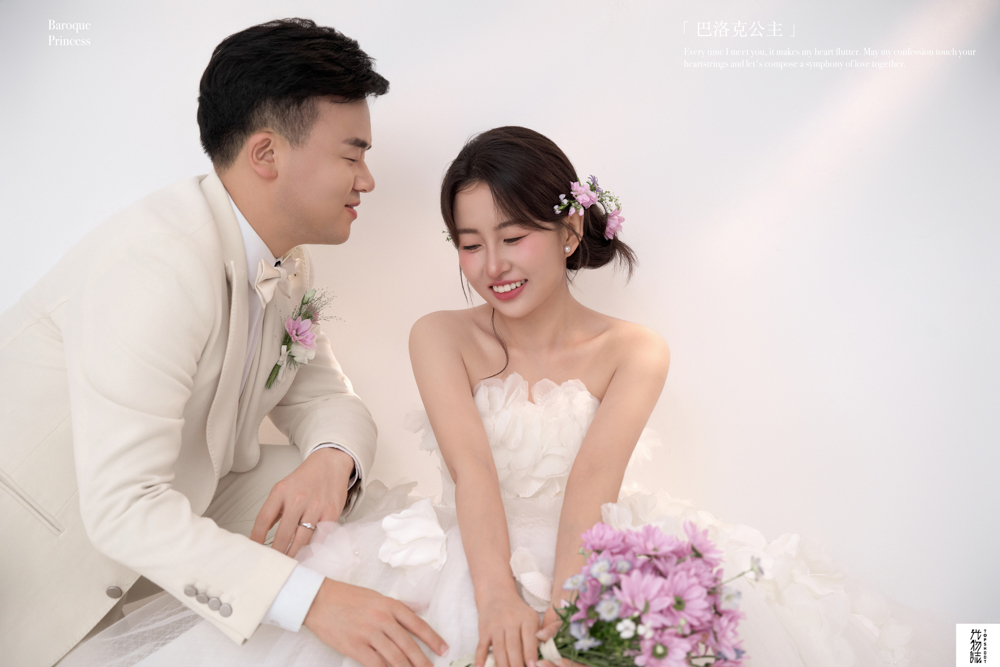 太太太太可了~~！杨先生刘女士极简棚拍婚纱照、极简棚拍、刘康、六边形战士，不止是沟通，拍摄想法，创造思维样样拿捏。、婚纱照