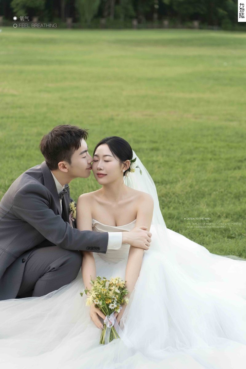 太太太太可了~~！侯润泽先生方韦璎女士氛围森系婚纱照、氛围森系、韩松、行走的放大镜，现场细节，姿态指导的掌控者、婚纱照