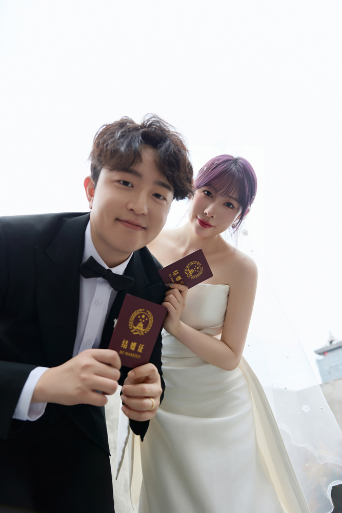 闫恩瑞先生刘江月女士物誌生活婚纱照、物誌生活、木子、唠嗑型选手，构图多变、情绪拿捏，特写YYDS、婚纱照