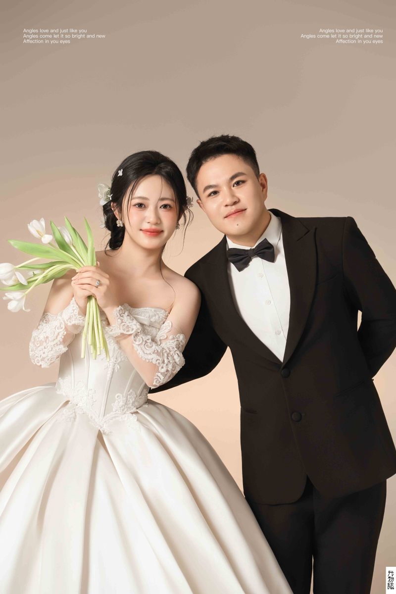 新鲜出炉:)邵建平先生李娜女士极简棚拍婚纱照、极简棚拍、韩松、行走的放大镜，现场细节，姿态指导的掌控者、婚纱照