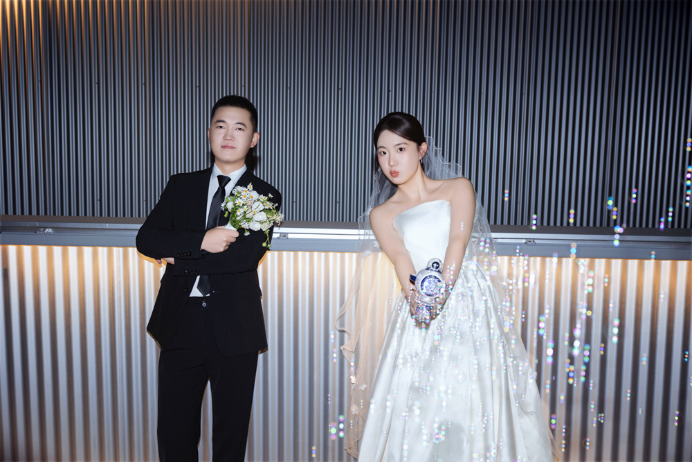 炒鸡甜~张松岩先生赵薇女士电影纪实婚纱照、电影纪实、木子、唠嗑型选手，构图多变、情绪拿捏，特写YYDS、婚纱照