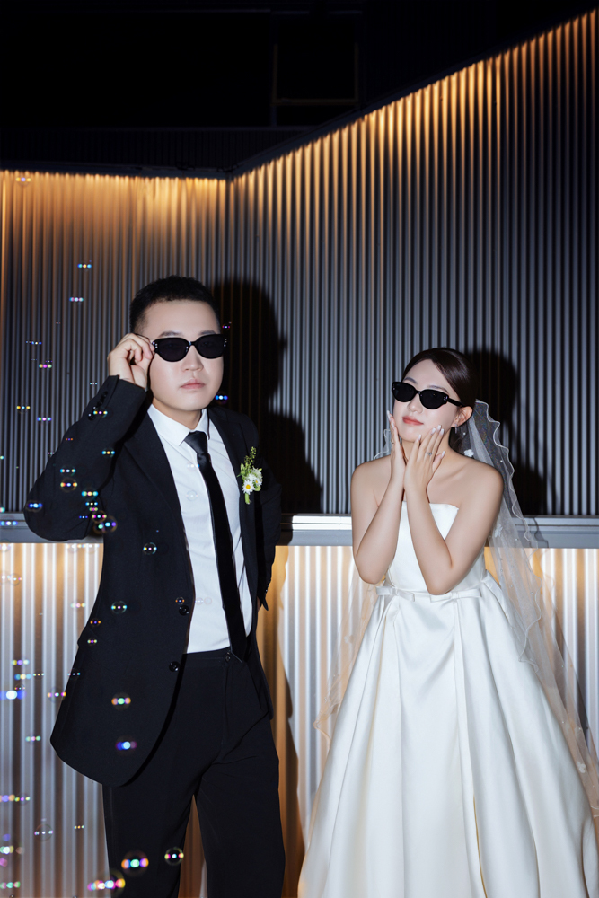 炒鸡甜~张松岩先生赵薇女士电影纪实婚纱照、电影纪实、木子、唠嗑型选手，构图多变、情绪拿捏，特写YYDS、婚纱照