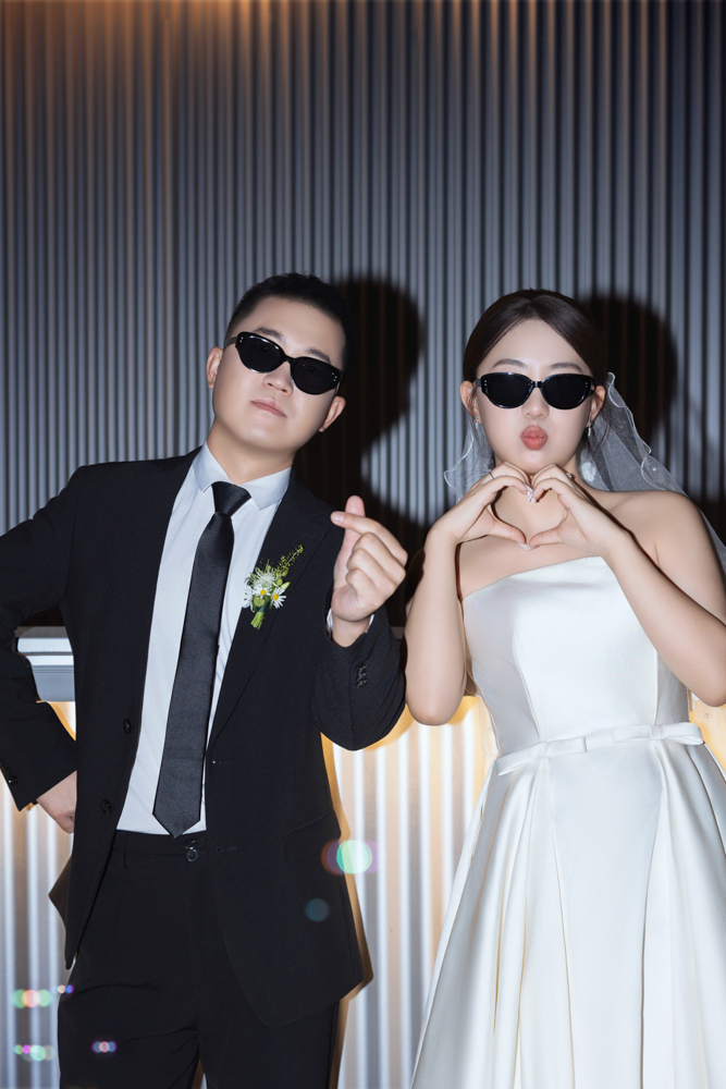 炒鸡甜~张松岩先生赵薇女士电影纪实婚纱照、电影纪实、木子、唠嗑型选手，构图多变、情绪拿捏，特写YYDS、婚纱照