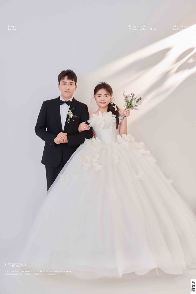 太太太太可了~~！张家辉先生李毛毛女士极简棚拍婚纱照、极简棚拍、韩松、行走的放大镜，现场细节，姿态指导的掌控者、婚纱照