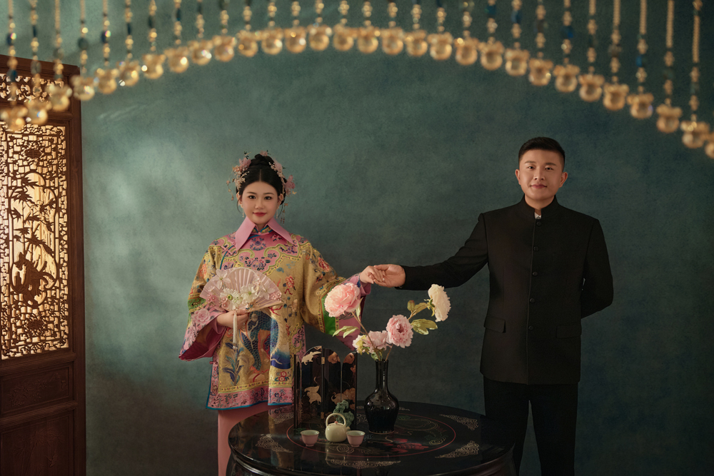 幸福感爆棚冯源先生谢嘉妮女士中式传承婚纱照、中式传承、木子、唠嗑型选手，构图多变、情绪拿捏，特写YYDS、婚纱照