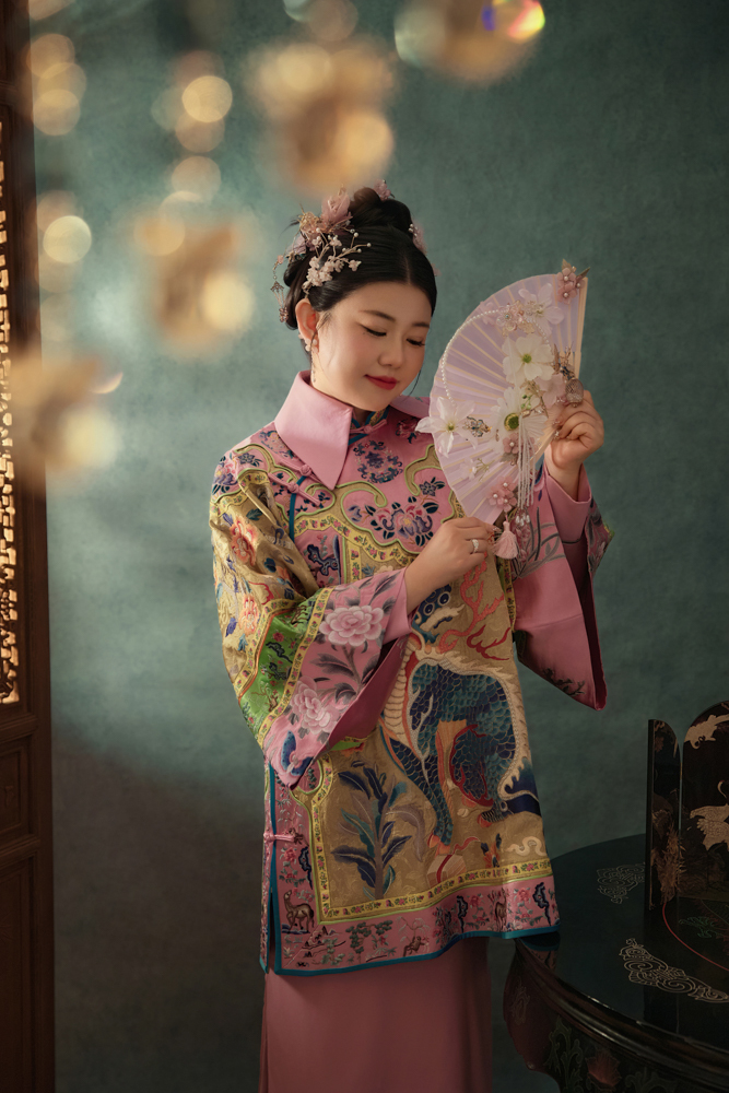 幸福感爆棚冯源先生谢嘉妮女士中式传承婚纱照、中式传承、木子、唠嗑型选手，构图多变、情绪拿捏，特写YYDS、婚纱照