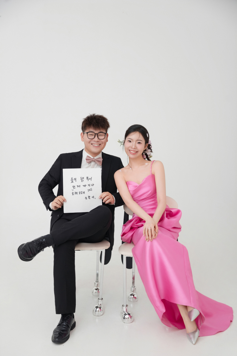 极致情绪！王先生张女士极简棚拍婚纱照、极简棚拍、艾辰、偷偷练过读心术，精准预判每一个想法，细腻到心里、婚纱照