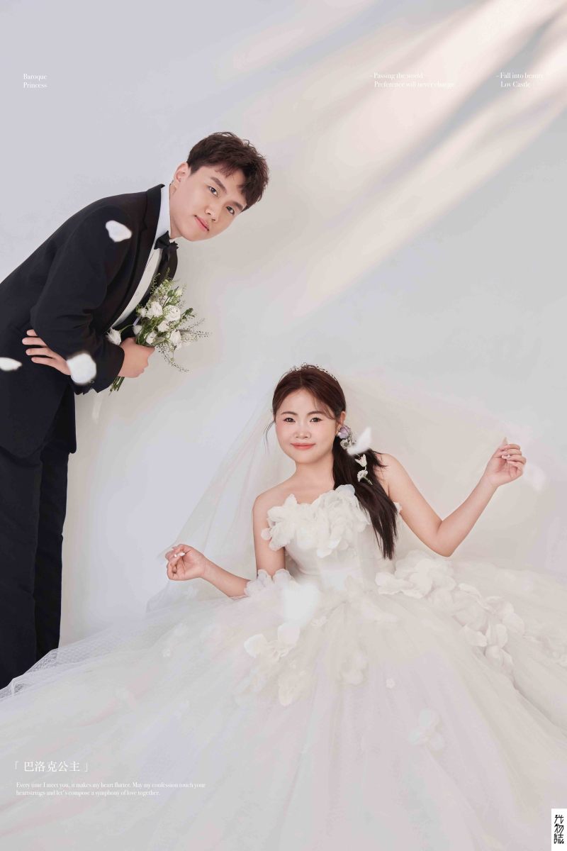 太太太太可了~~！张家辉先生李毛毛女士极简棚拍婚纱照、极简棚拍、韩松、行走的放大镜，现场细节，姿态指导的掌控者、婚纱照