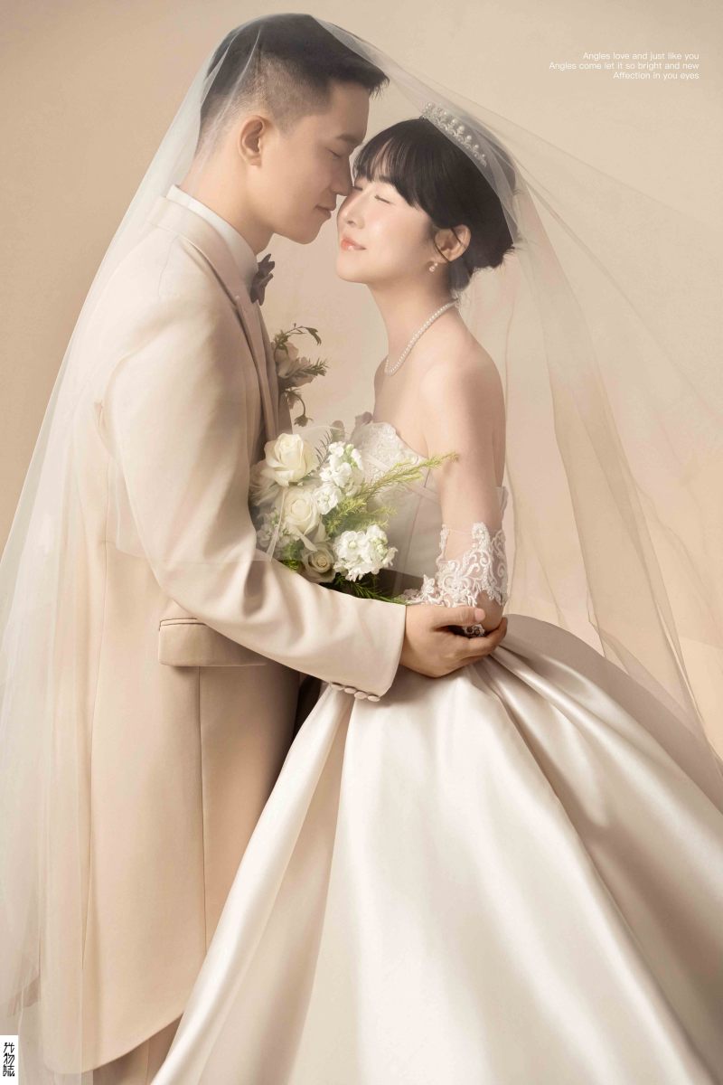 太太太太可了~~！王嘉琪先生庞可欣女士极简棚拍婚纱照、极简棚拍、韩松、行走的放大镜，现场细节，姿态指导的掌控者、婚纱照