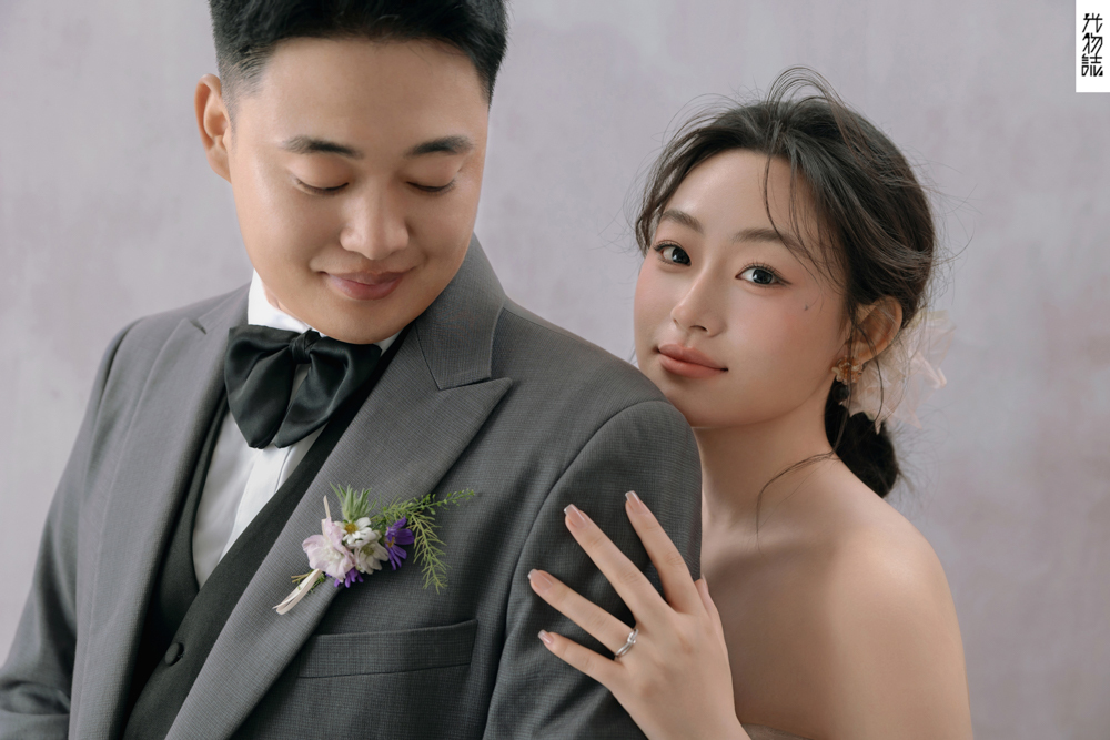 谢权伟先生成媚卿女士怀旧复古婚纱照、怀旧复古、木子、唠嗑型选手，构图多变、情绪拿捏，特写YYDS、婚纱照