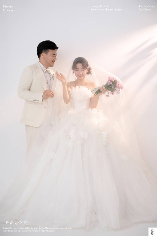 太太太太可了~~！杨先生刘女士极简棚拍婚纱照、极简棚拍、刘康、六边形战士，不止是沟通，拍摄想法，创造思维样样拿捏。、婚纱照